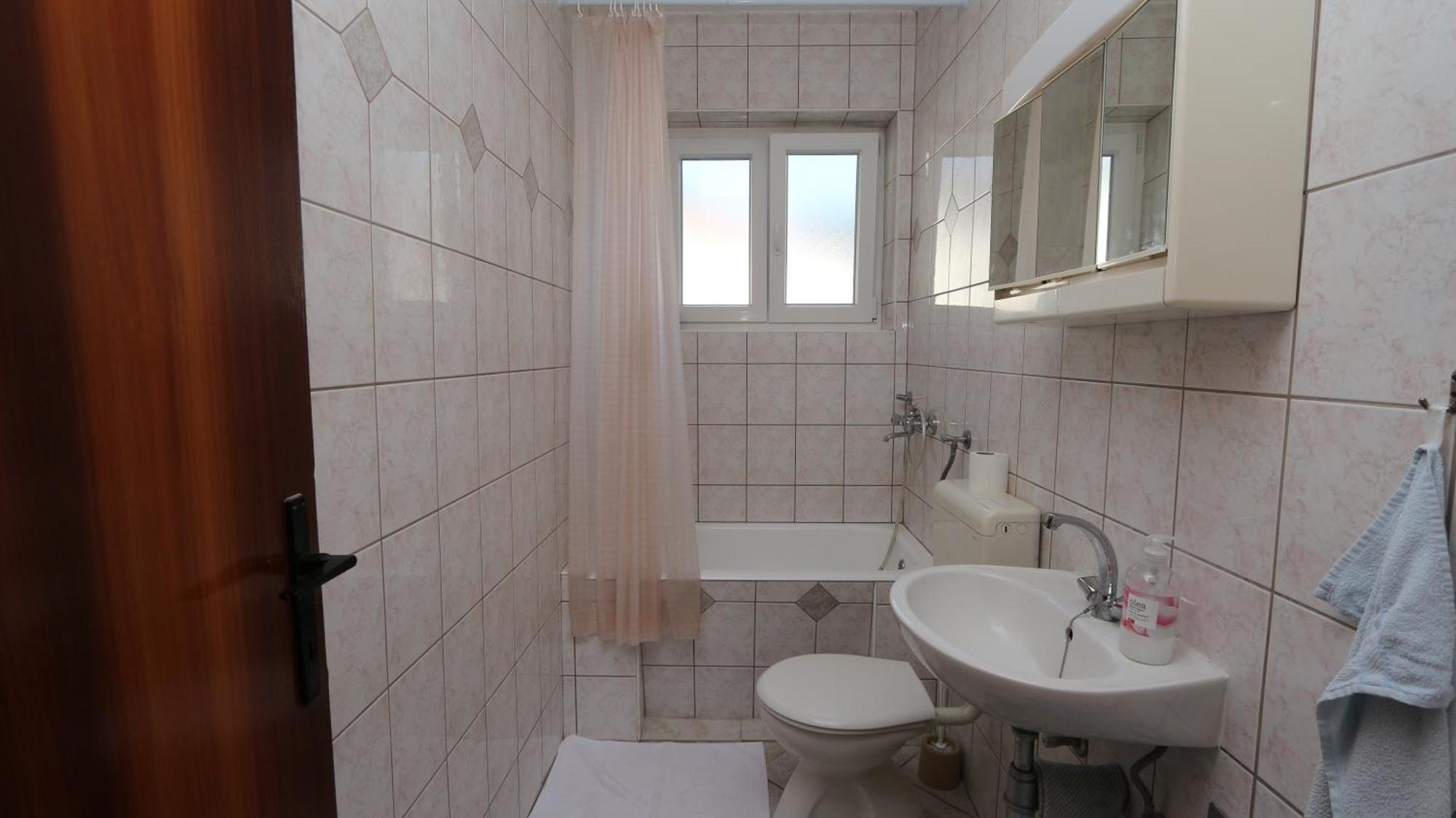 Dinka Guesthouse Макарска Экстерьер фото