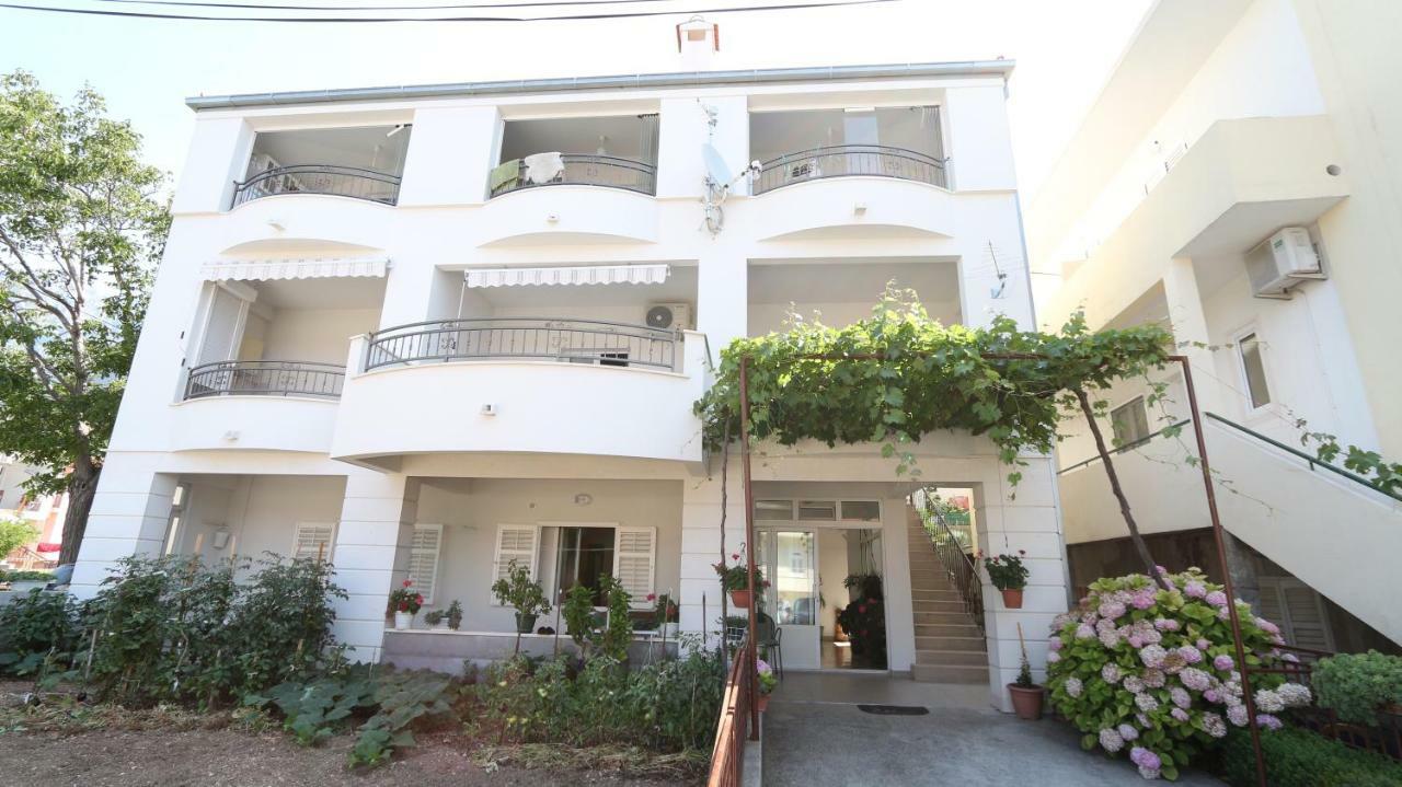 Dinka Guesthouse Макарска Экстерьер фото