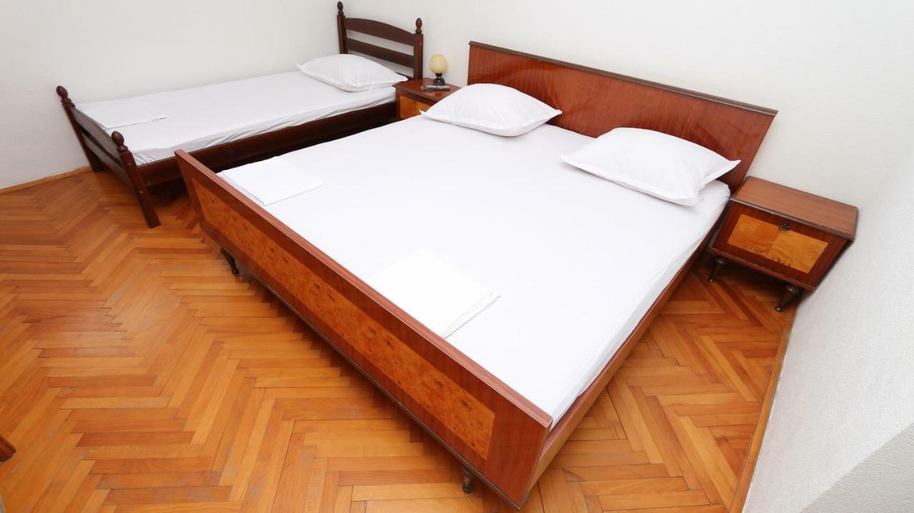 Dinka Guesthouse Макарска Экстерьер фото