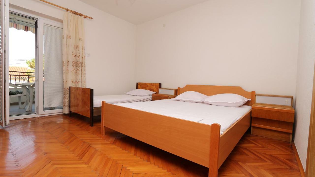 Dinka Guesthouse Макарска Экстерьер фото
