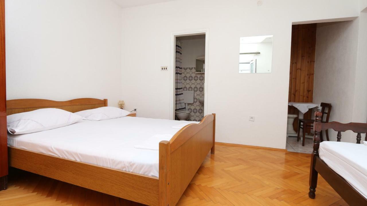 Dinka Guesthouse Макарска Экстерьер фото