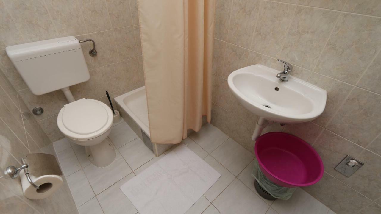 Dinka Guesthouse Макарска Экстерьер фото