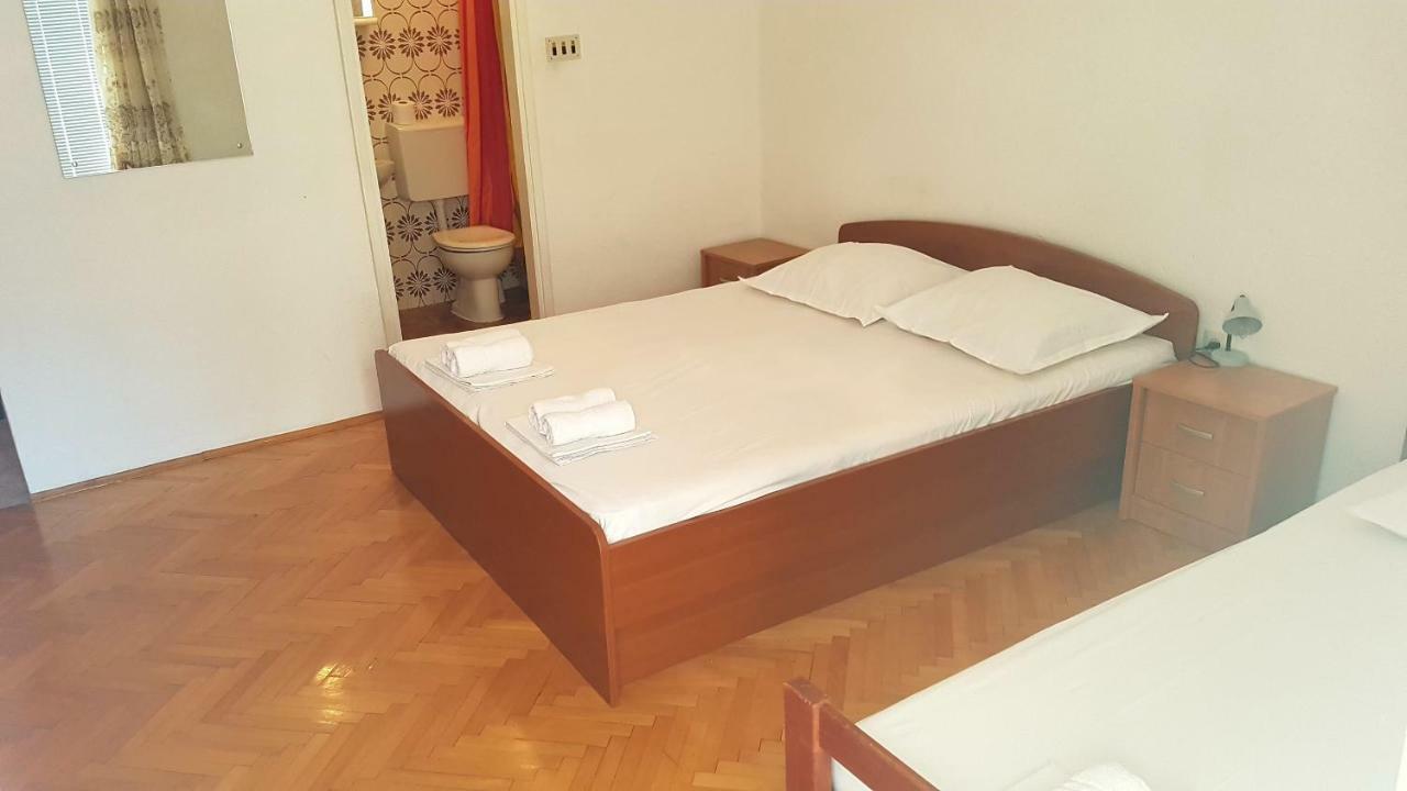 Dinka Guesthouse Макарска Экстерьер фото
