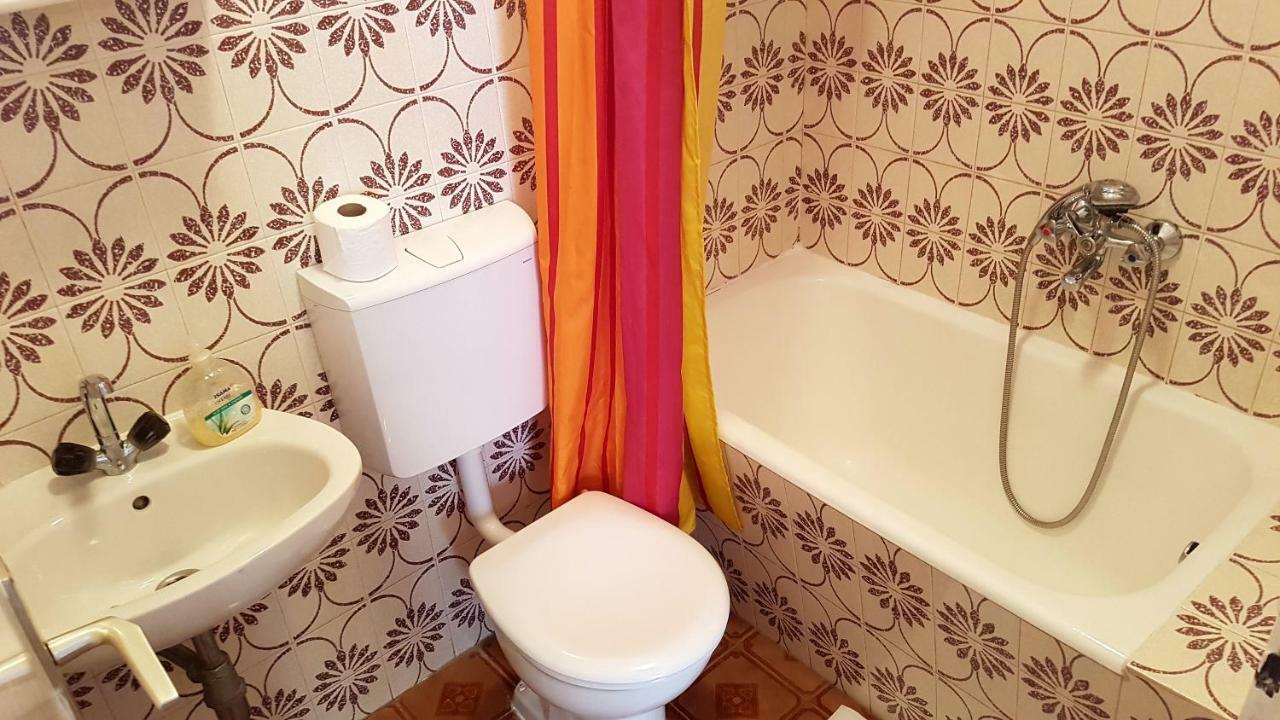 Dinka Guesthouse Макарска Экстерьер фото